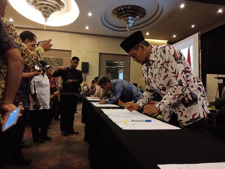  Plt Wali Kota Pekanbaru Tandatangani MoU dengan Kementrian PUPR